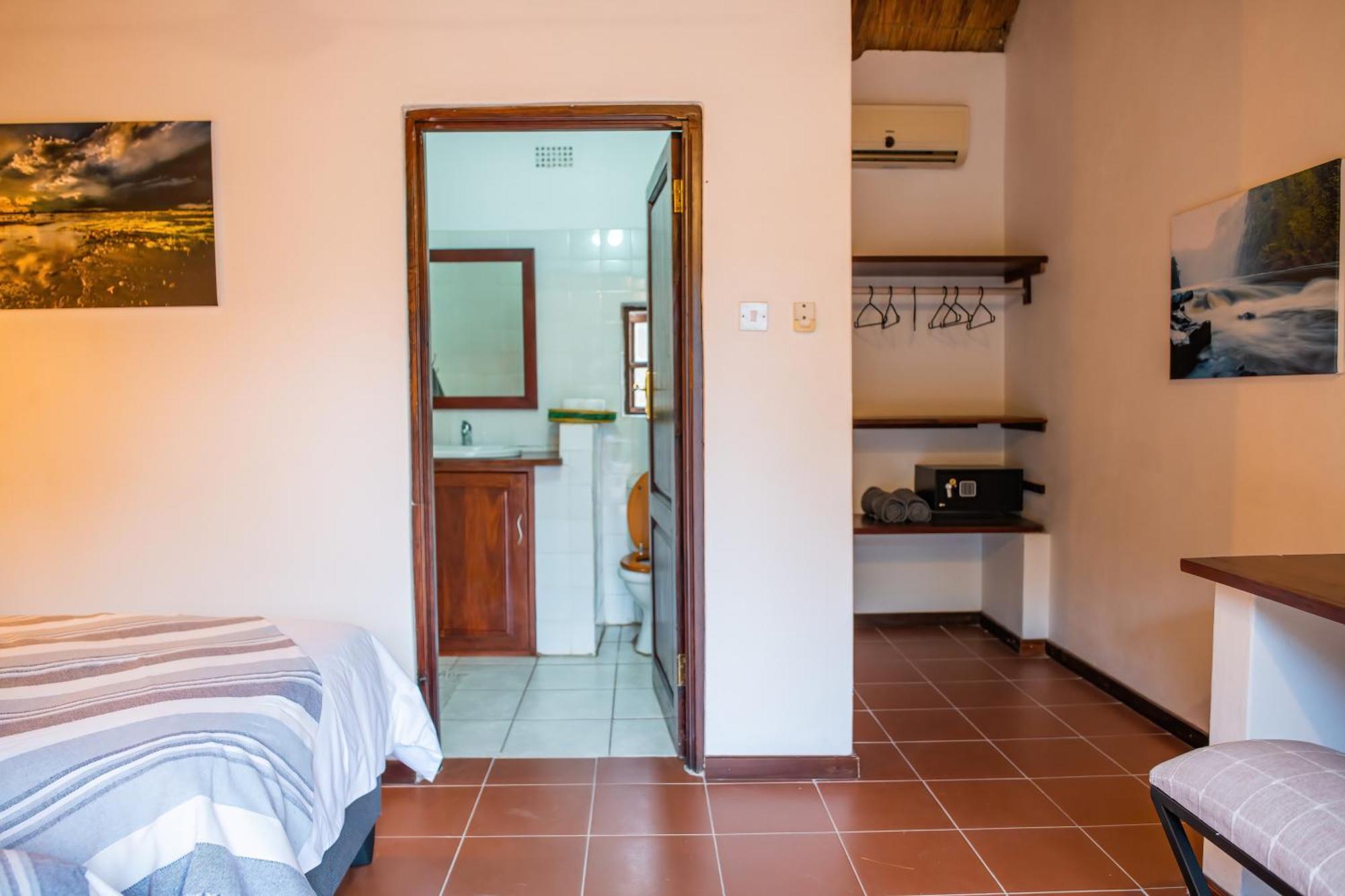 The Little Outlook Bed & Breakfast Виктория Фолс Екстериор снимка